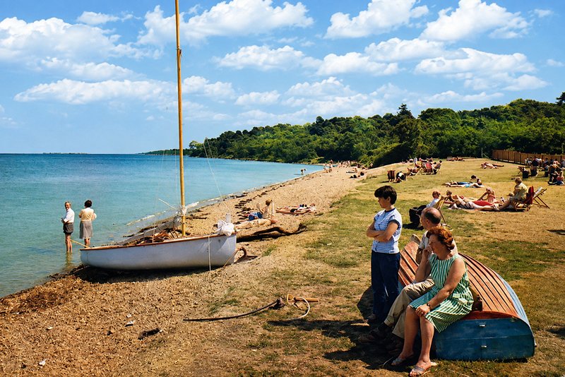postcard of Warner's woodside bay holiday camp showing the beach