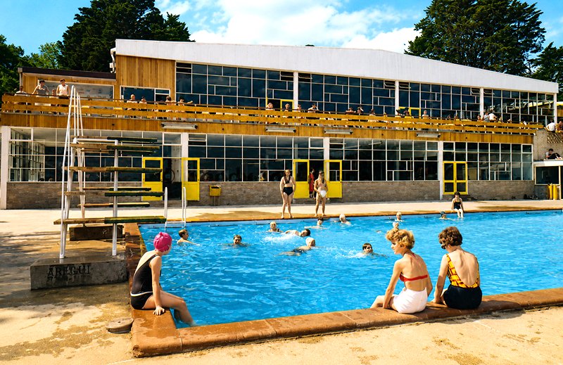 postcard of Warner's woodside bay holiday camp showing the main entertainment building