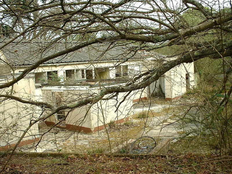 warners woodside bay holiday camp 2003 - kitchen exterior