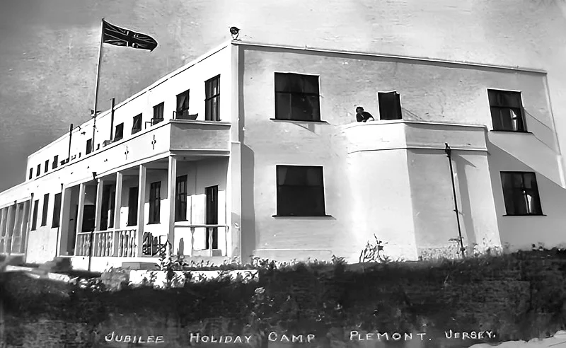 vintage postcard of the jubilee Holiday in plemont bay