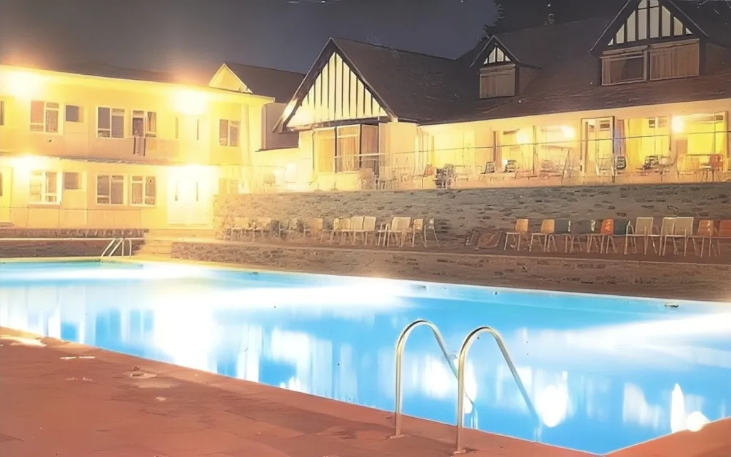 Old postcard of the Torbay Chalet Hotel at night