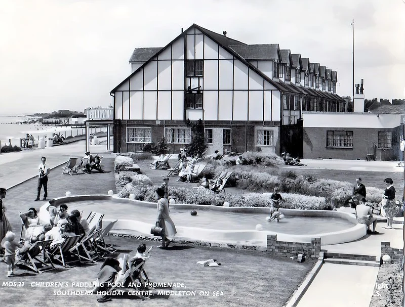 Vintage postcard showing the kids paddling pool at Southdean Holiday Centre in Middleton on Sea