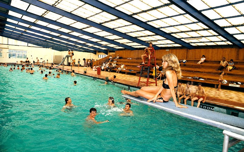 Pontins Southport: A brief history Pontins Southport swimming pool 1980s